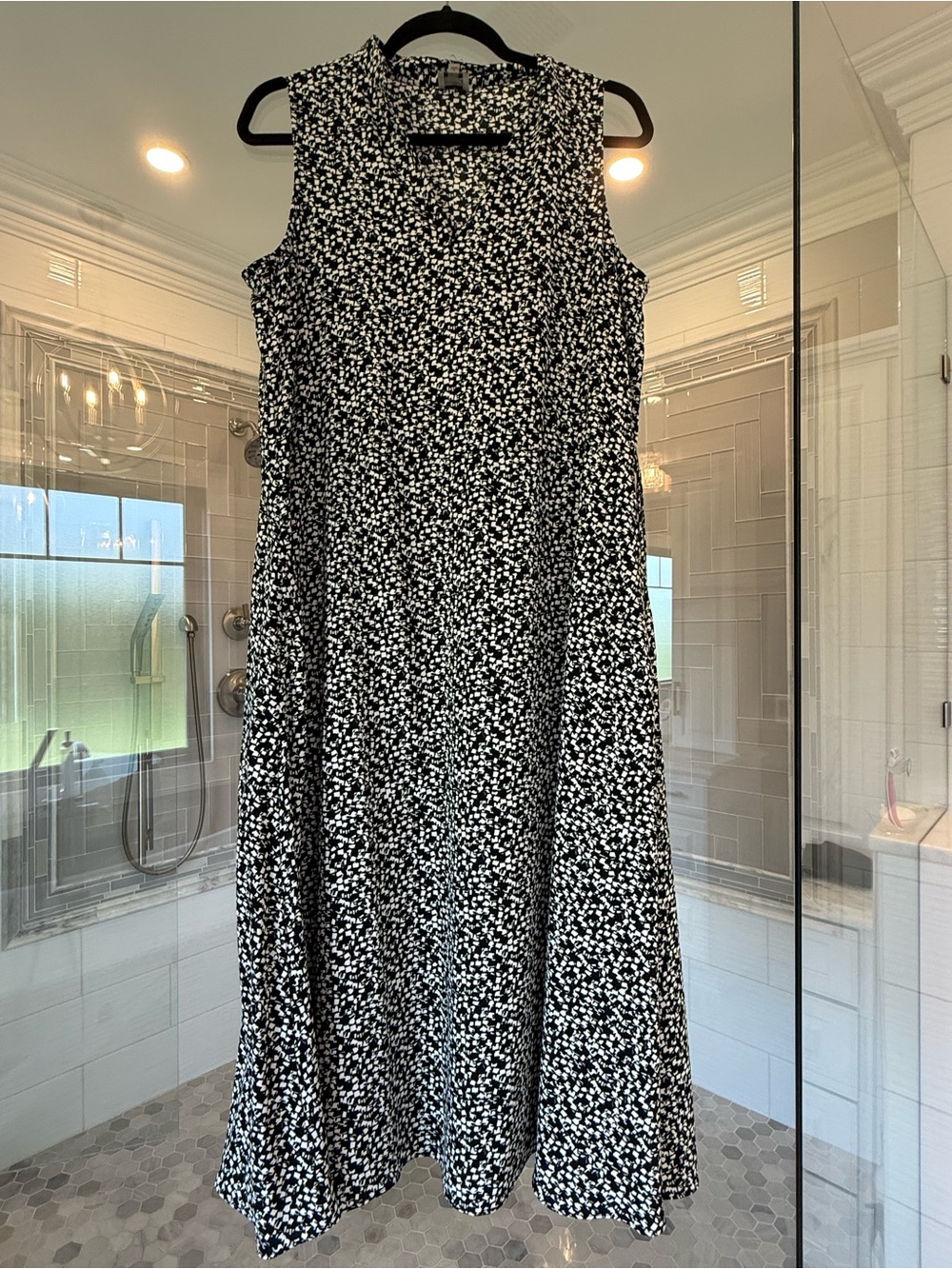 Anne Klein Black and White Sleeveless Maxi Dress